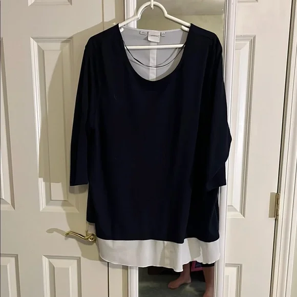 Women's Black and White Top - Picture 1 of 2